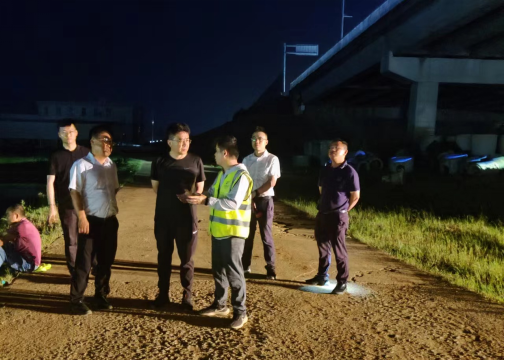 抗洪搶險報導-迎“汛”而上，奔赴前線 -320.png